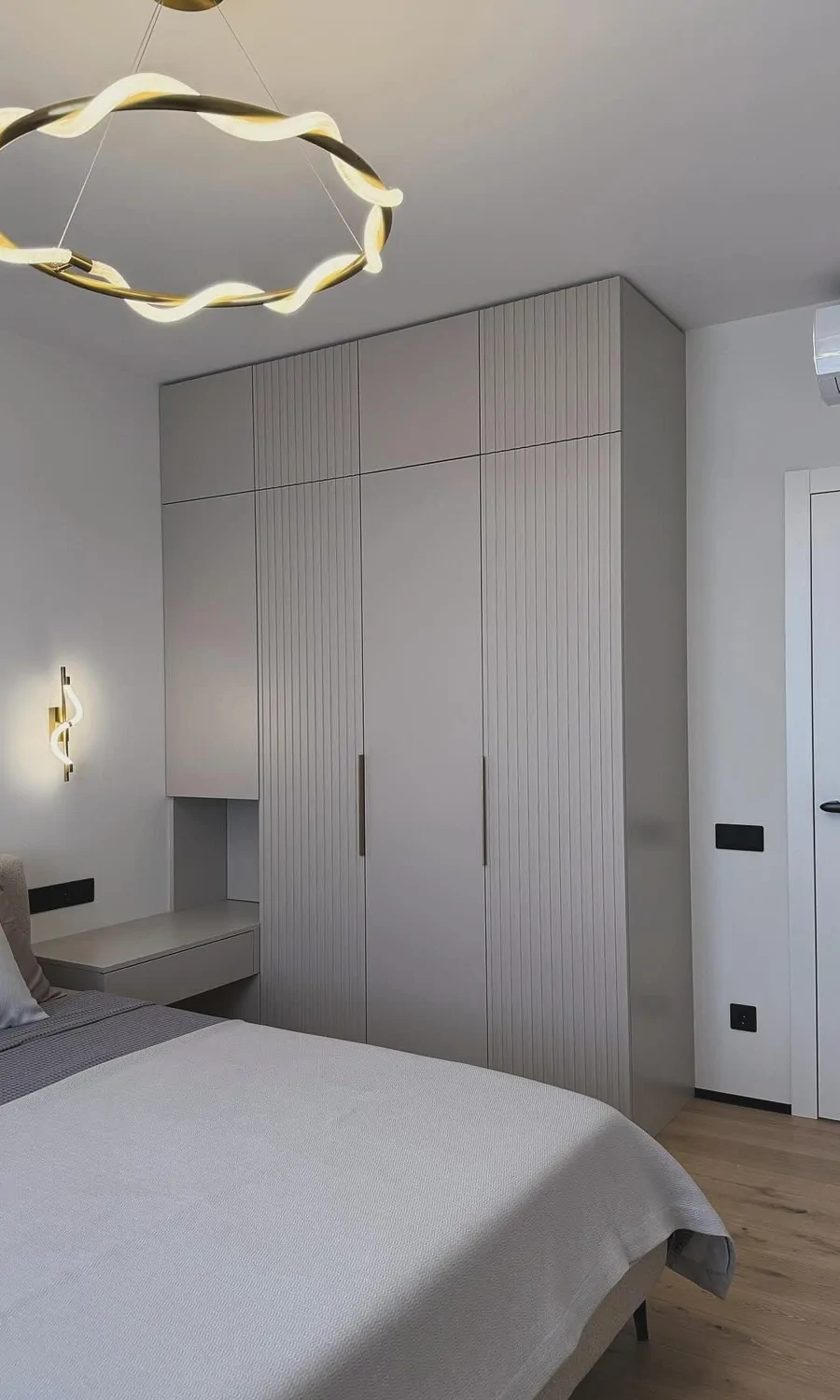 Шкаф распашной в спальню «М -01»